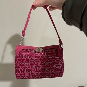 CUTE y2k Coach mini bag/wristlet 🌸